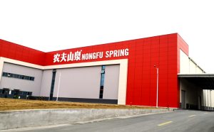 农夫山泉仓库安装提升门缩略图