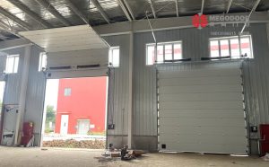 新疆机场用电动提升门缩略图