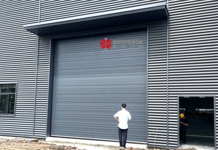 工业提升门为什么越来越受欢迎？抗风防盗性能全面解析缩略图