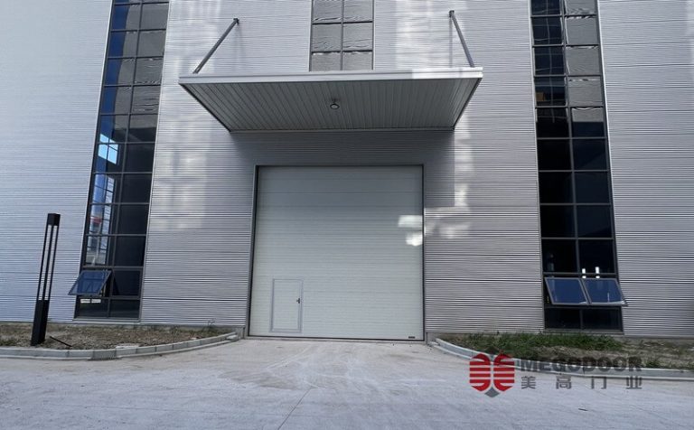 工业厂房专用发泡夹芯保温提升门解决方案缩略图