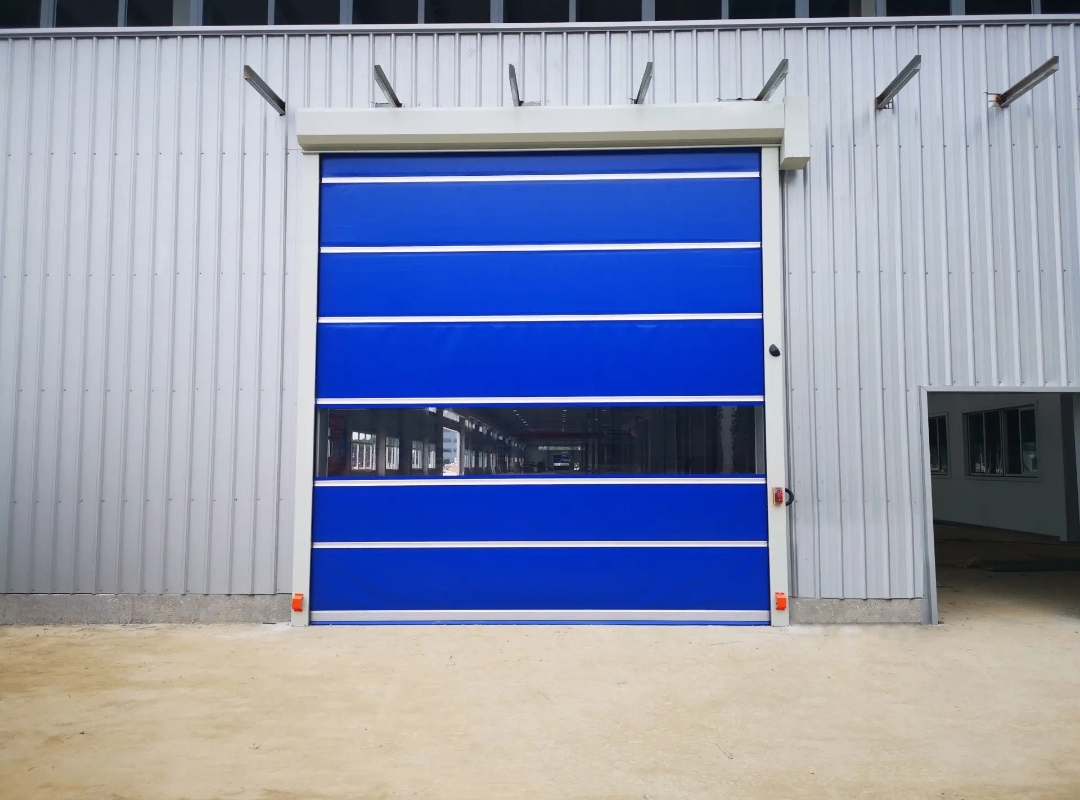 工厂提升门同侧可以安装快速卷帘门吗？插图1