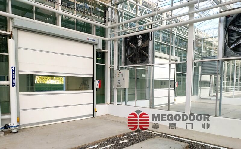 温室大棚用快速门、保温提升门怎么选?美高门业助力温室环境稳定运行插图 温室大棚用快速门、保温提升门怎么选?美高门业助力温室环境稳定运行插图