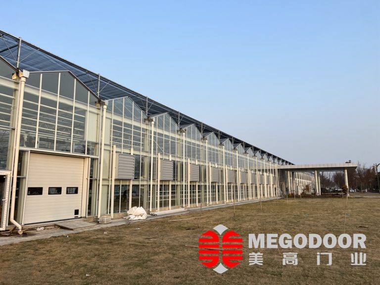 温室大棚用快速门、保温提升门怎么选？美高门业助力温室环境稳定运行缩略图